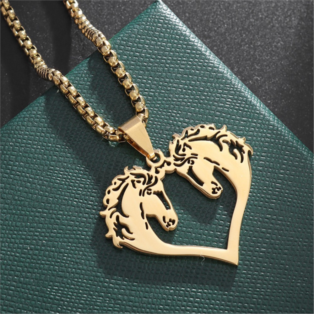 Men Accessories Neck Chain - สร้อยคอจี้รูปม้าแบบฮิปฮอปสำหรับผู้ชายและผู้หญิง สไตล์ร็อคพังก์ สีทอง ทำจากสแตนเลส พร้อมสายคล้องคอแบบกล่อง ของขวัญเครื่องประดับ